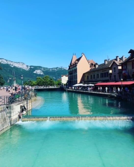Highly Recommended Apartment Steps From The Lake Annecy Buitenkant foto